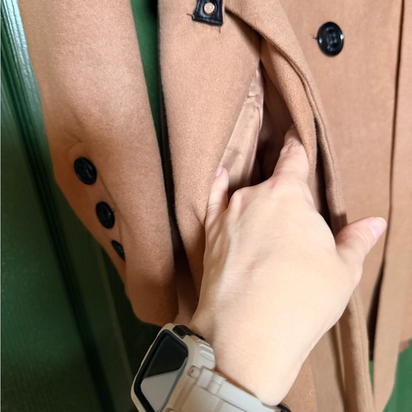 Pleated Camel Coat with Belt and Oversized Buttons - Picture 7 of 10